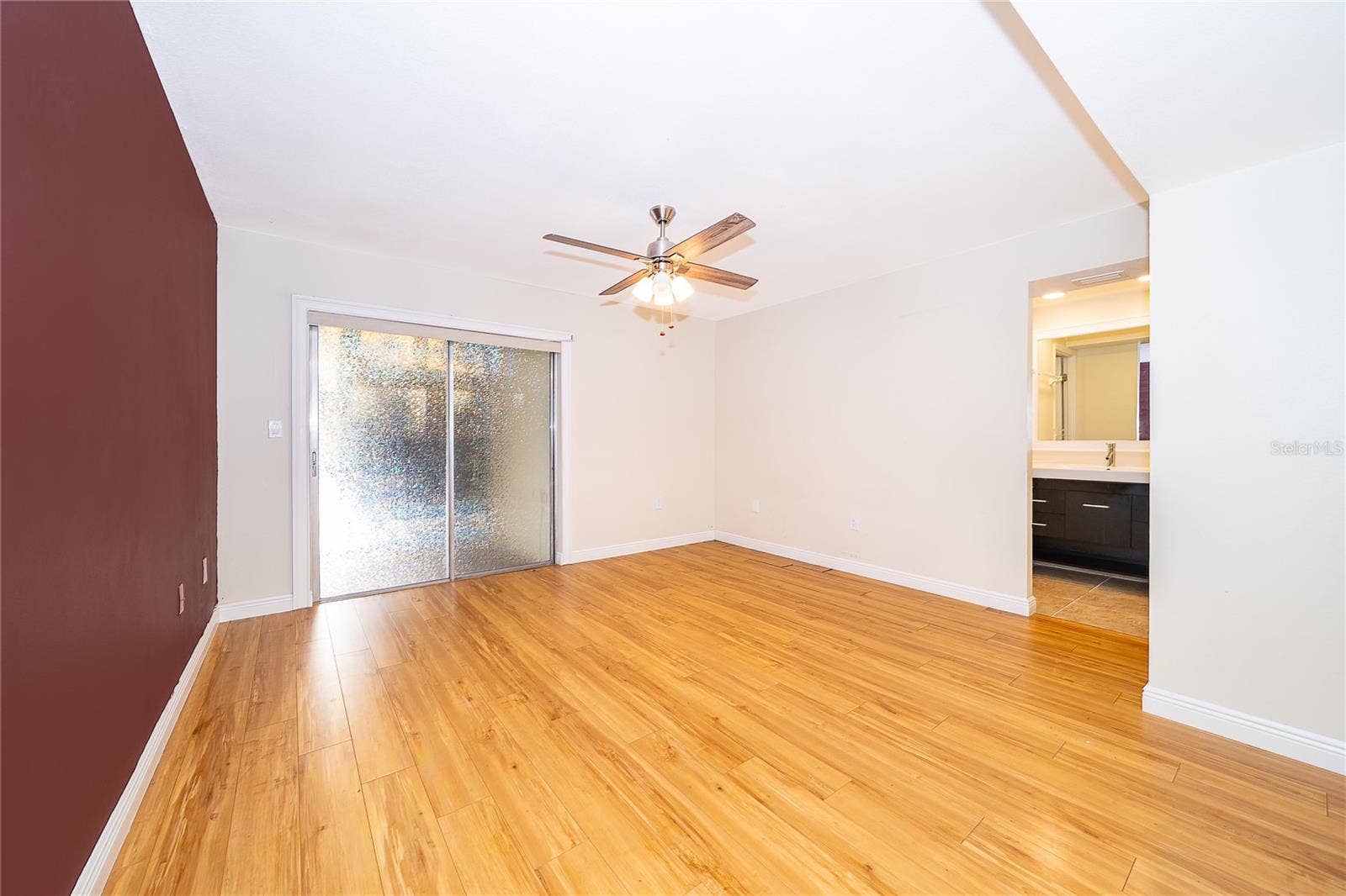 1130 N LAKE PARKER AVENUE, #C126, Lakeland, FL 33805 Owner Suite