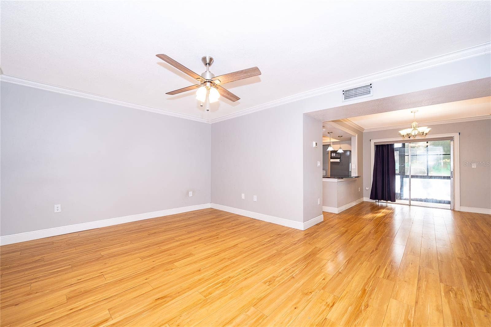 1130 N LAKE PARKER AVENUE, #C126, Lakeland, FL 33805 Living Room