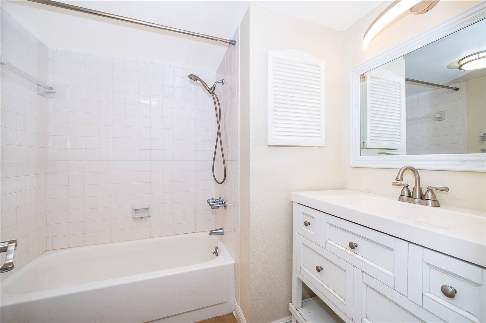 1130 N LAKE PARKER AVENUE, #C126, Lakeland, FL 33805 Guest Bathroom