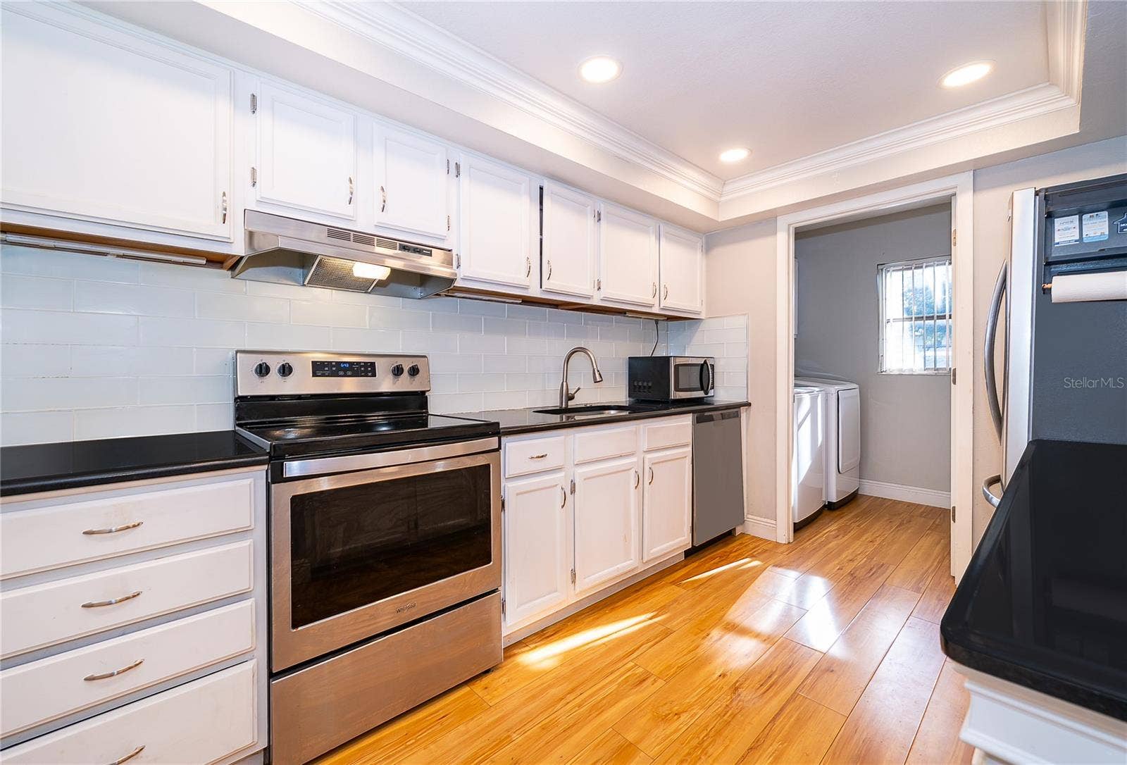1130 N LAKE PARKER AVENUE, #C126, Lakeland, FL 33805 Kitchen