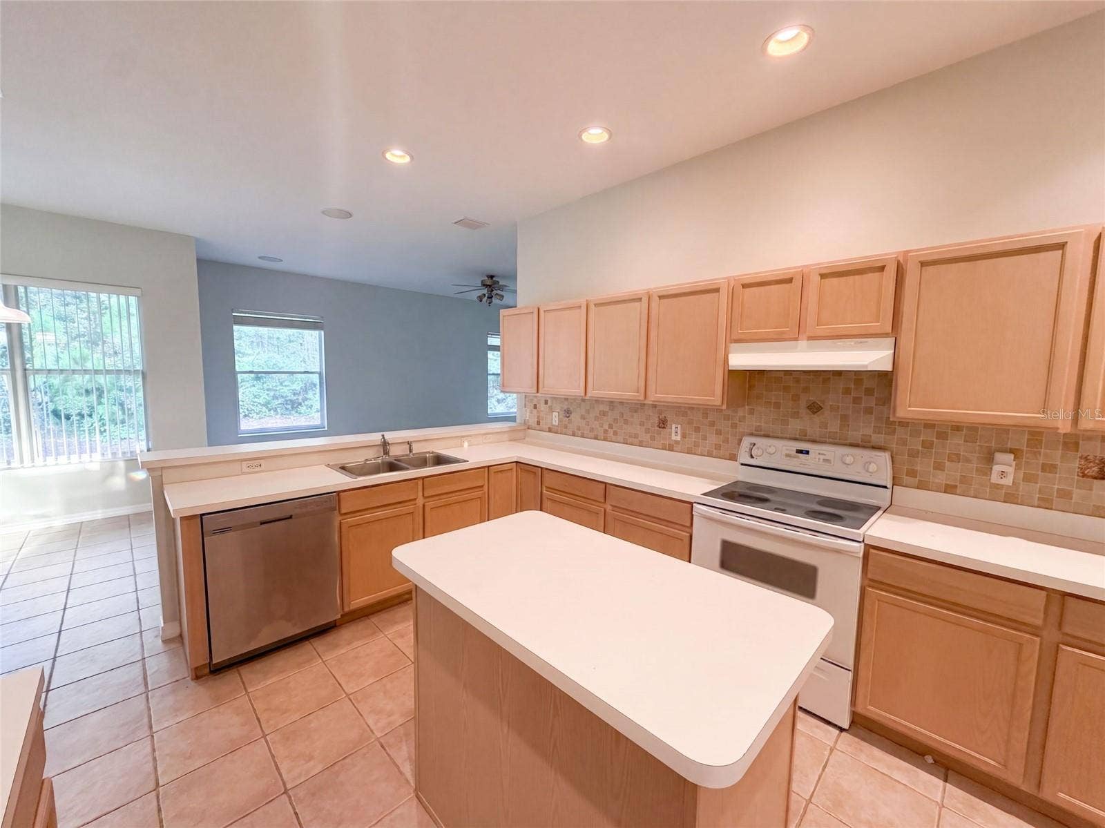 27 RUSSMAN LANE, Palm Coast, FL 32164