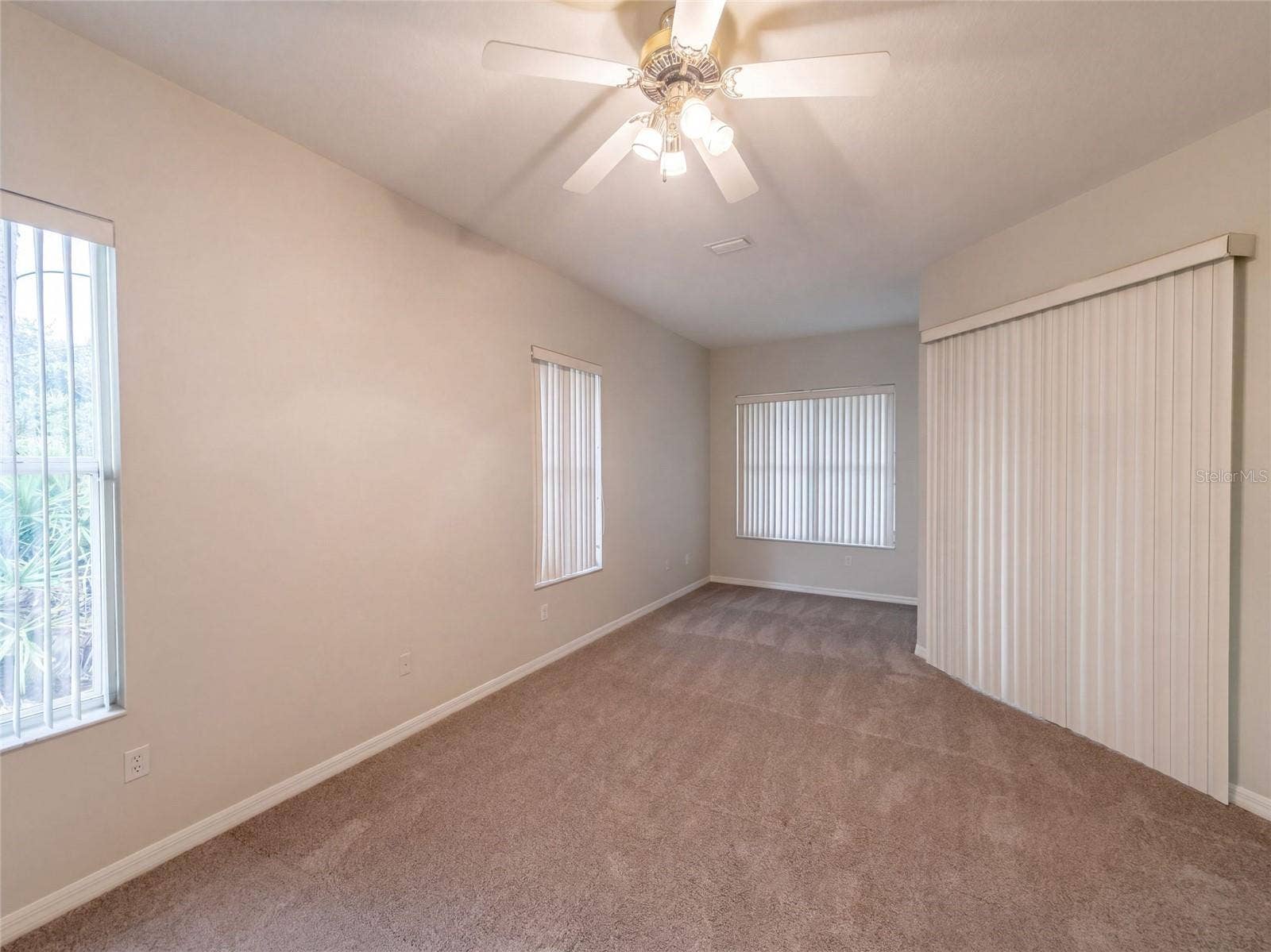 27 RUSSMAN LANE, Palm Coast, FL 32164