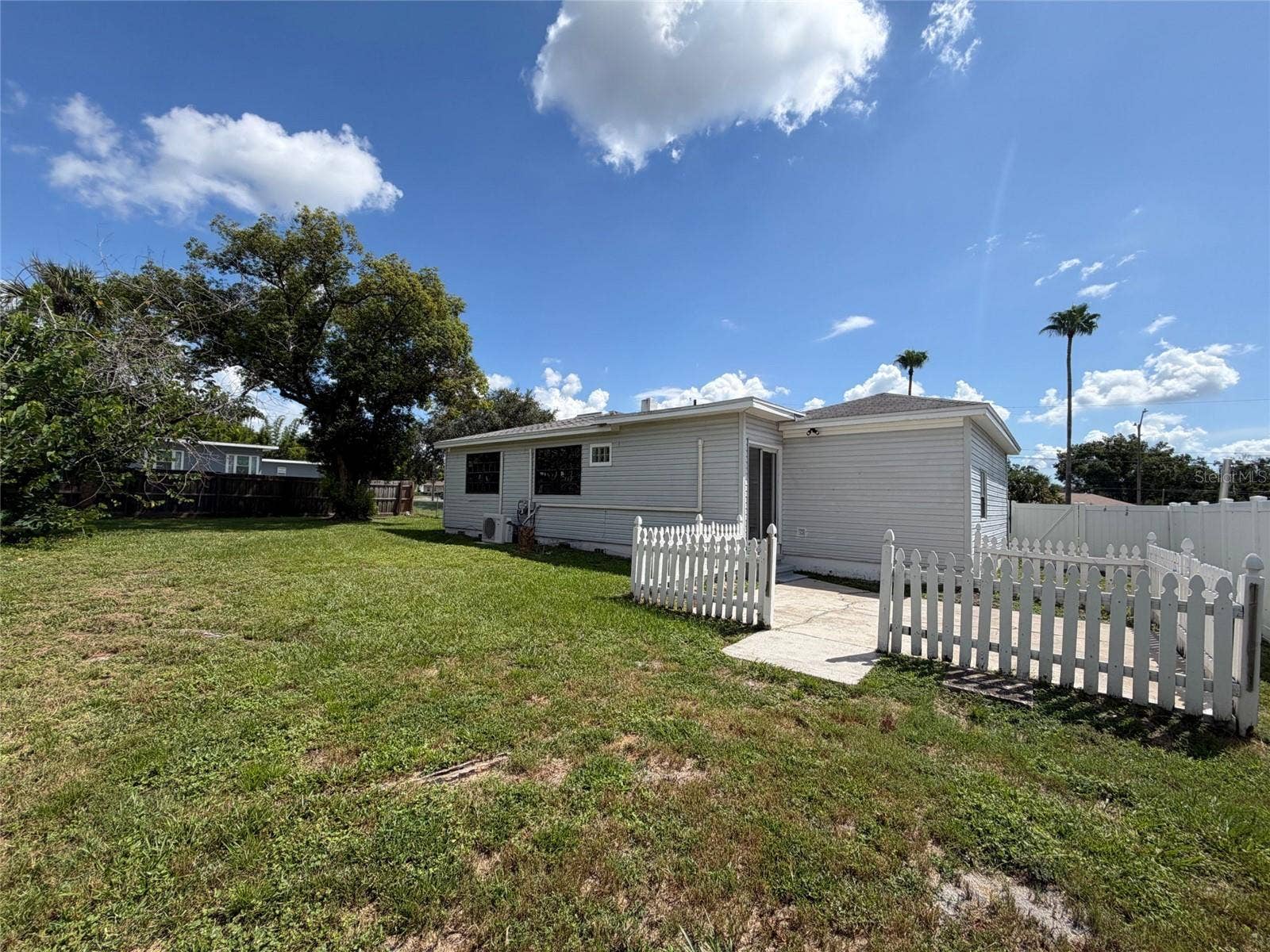3225 CLEVELAND HEIGHTS BOULEVARD, Lakeland, FL 33803 3225 CLEVELAND HEIGHTS BOULEVARD, Lakeland, FL 33803