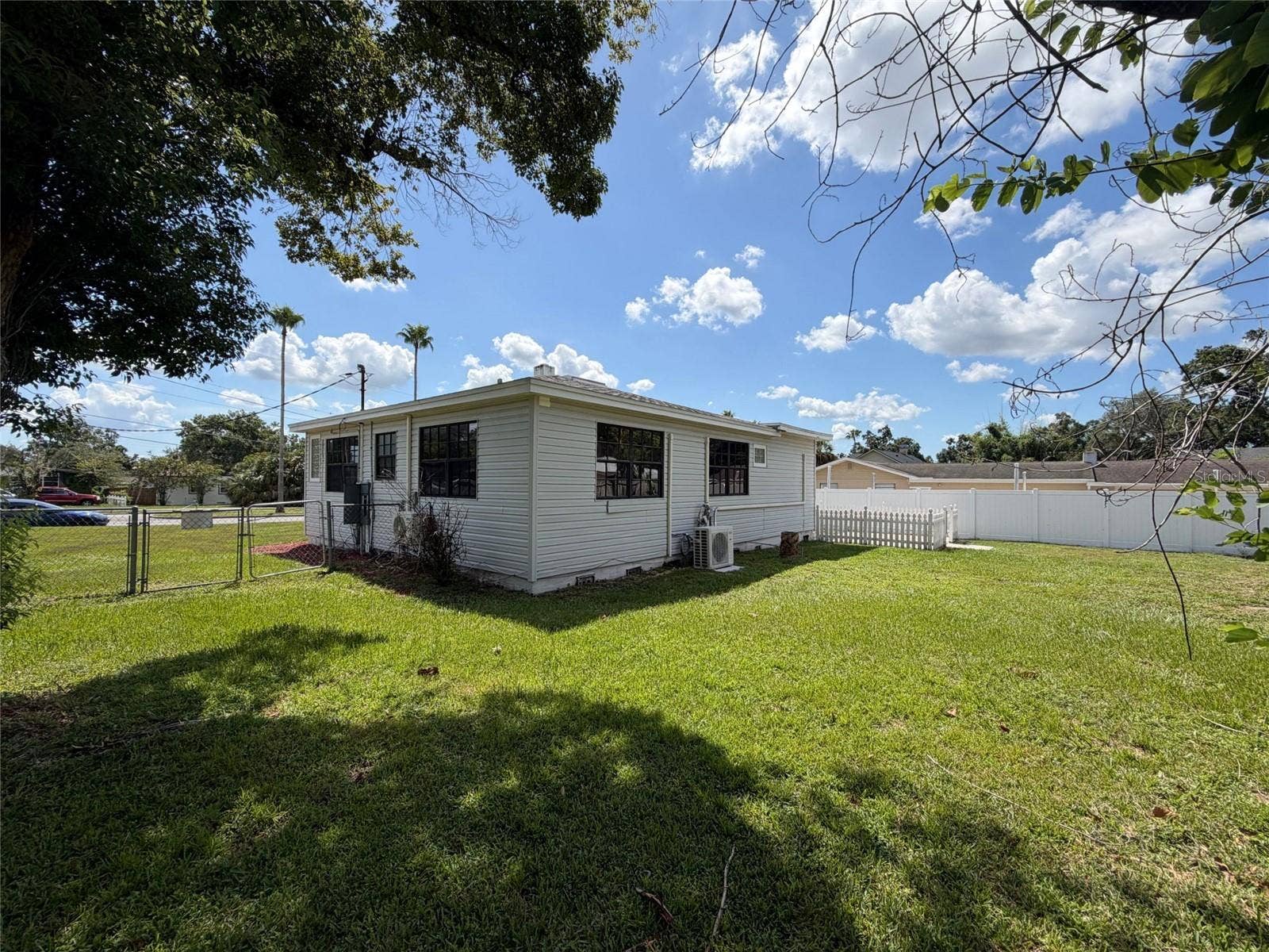 3225 CLEVELAND HEIGHTS BOULEVARD, Lakeland, FL 33803 3225 CLEVELAND HEIGHTS BOULEVARD, Lakeland, FL 33803