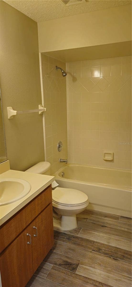 1568 GROVE COURT, Tavares, FL 32778 1568 GROVE COURT, Tavares, FL 32778