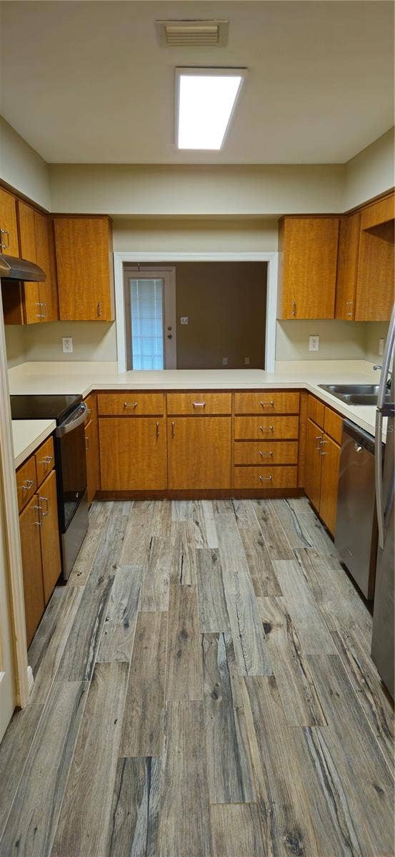 1568 GROVE COURT, Tavares, FL 32778 1568 GROVE COURT, Tavares, FL 32778
