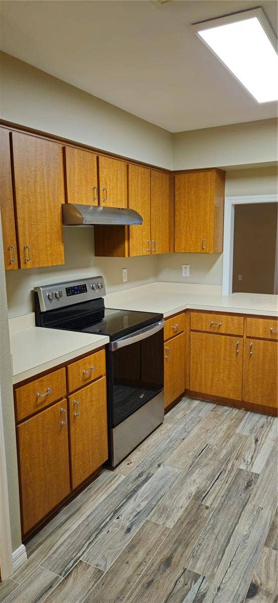 1568 GROVE COURT, Tavares, FL 32778 1568 GROVE COURT, Tavares, FL 32778