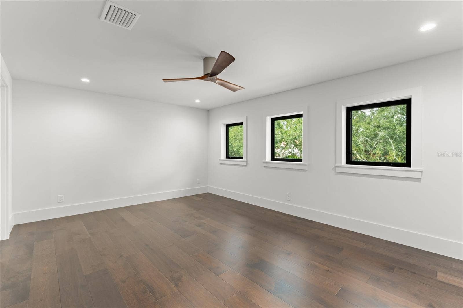 5373 ISLEWORTH COUNTRY CLUB DRIVE, Windermere, FL 34786 5373 ISLEWORTH COUNTRY CLUB DRIVE, Windermere, FL 34786