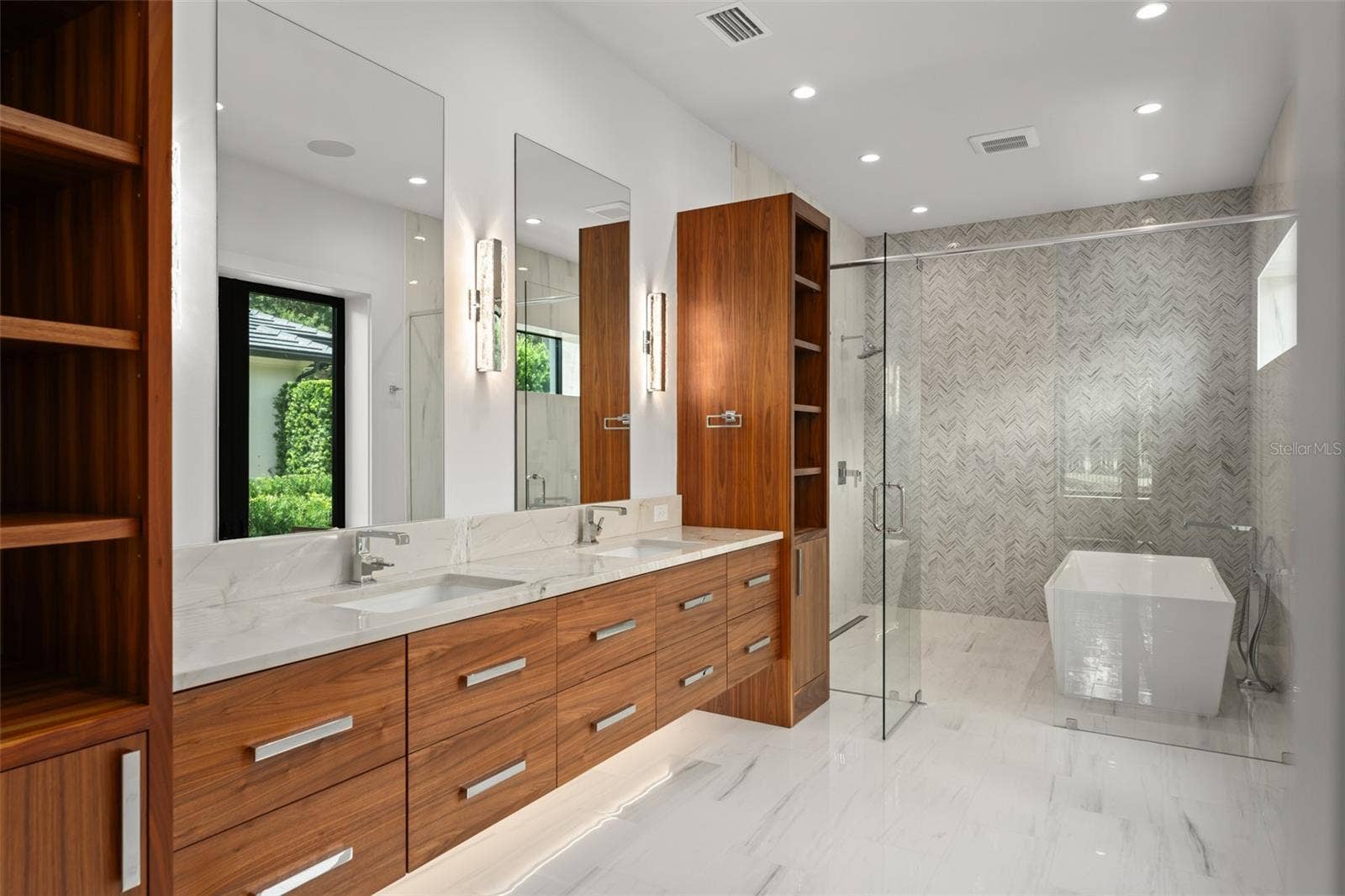5373 ISLEWORTH COUNTRY CLUB DRIVE, Windermere, FL 34786 5373 ISLEWORTH COUNTRY CLUB DRIVE, Windermere, FL 34786