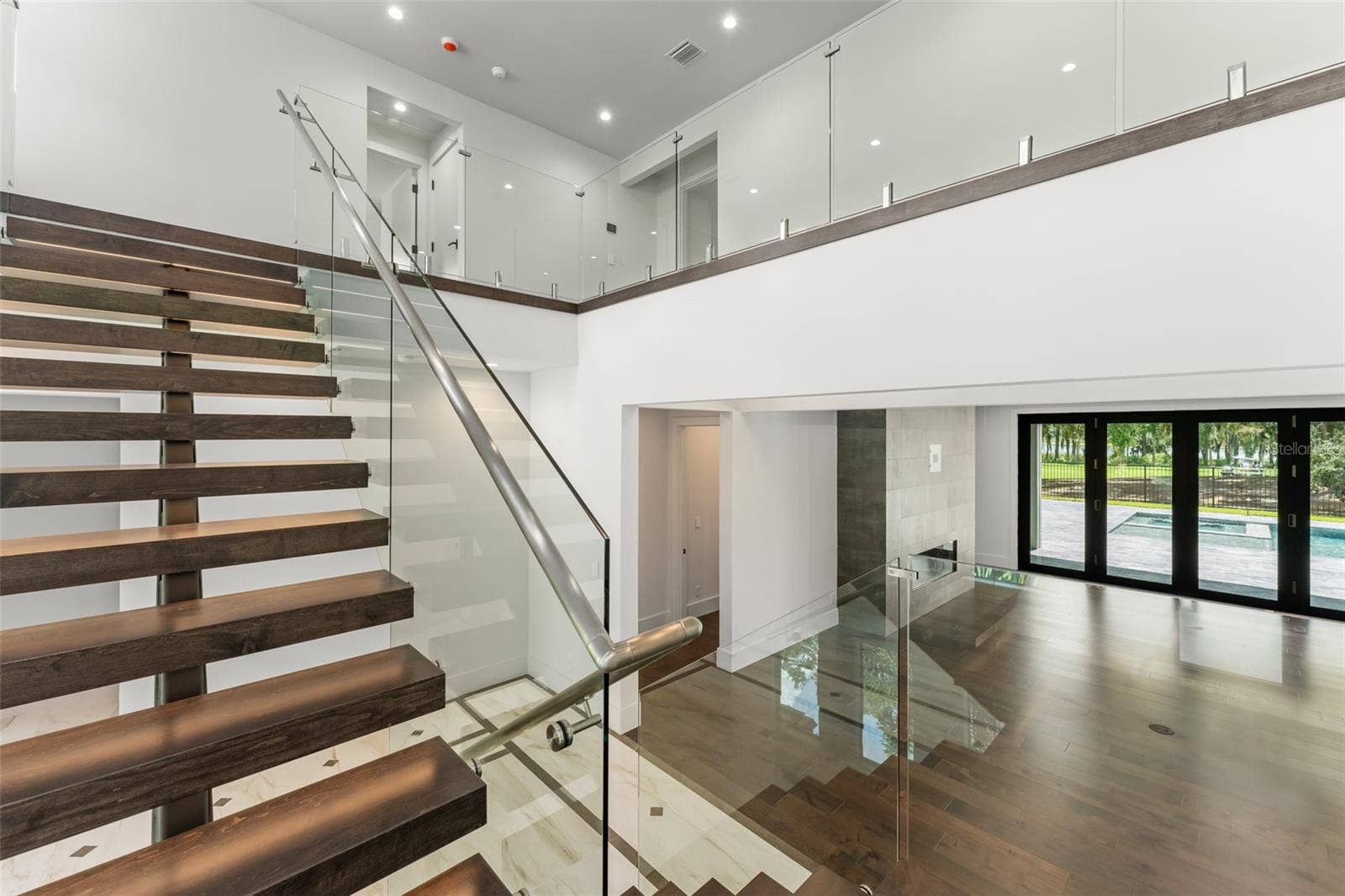 5373 ISLEWORTH COUNTRY CLUB DRIVE, Windermere, FL 34786 5373 ISLEWORTH COUNTRY CLUB DRIVE, Windermere, FL 34786