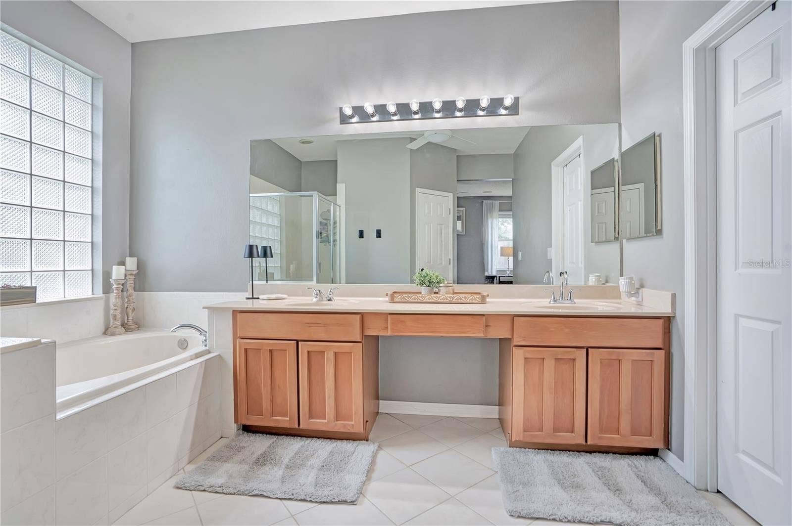 4610 REDMOND PLACE, Sanford, FL 32771 4610 REDMOND PLACE, Sanford, FL 32771
