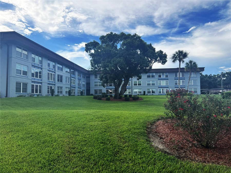 Property photo for 333 LAKE HOWARD DRIVE NW, #302B, Winter Haven, FL