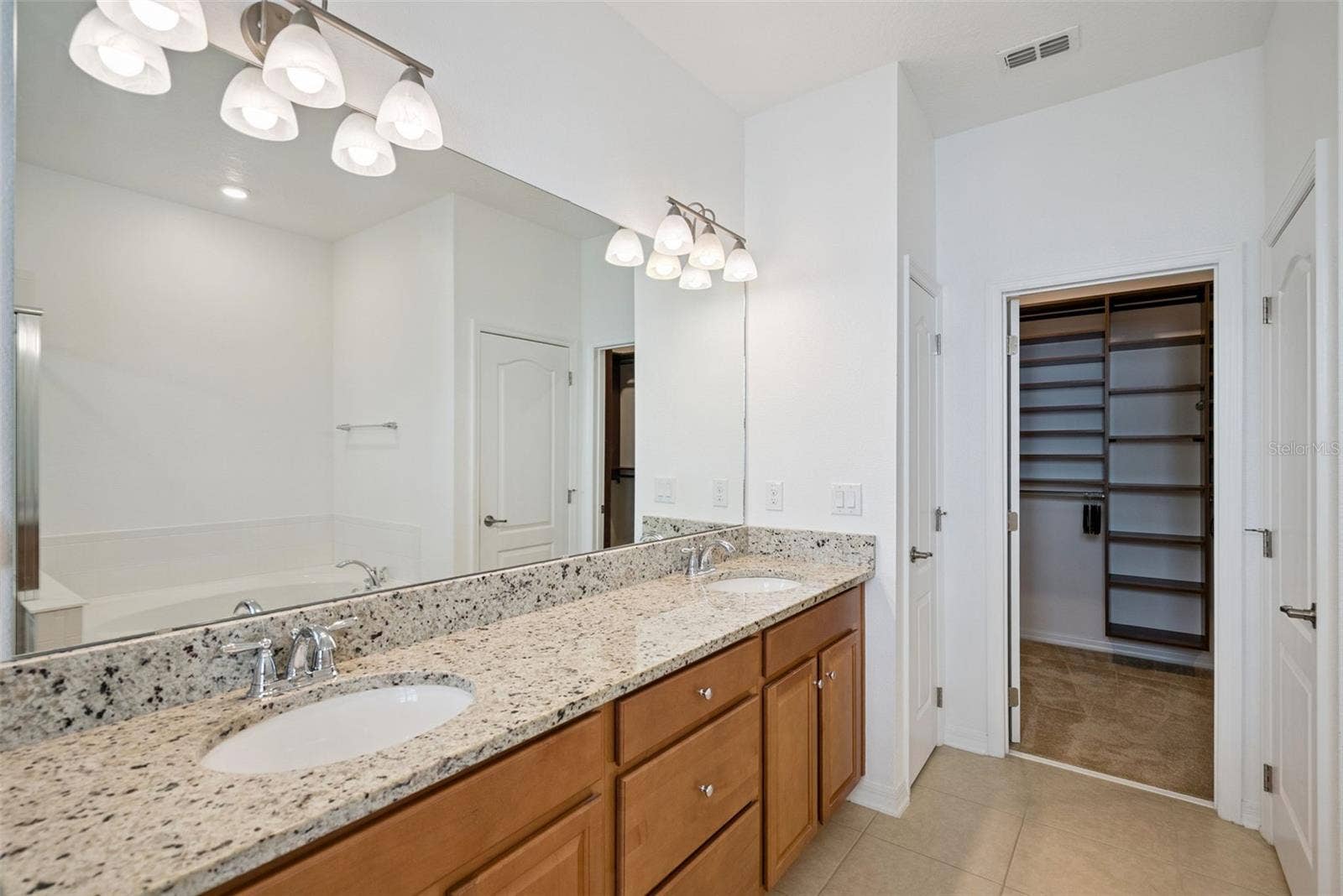 211 LUGANO WAY, Debary, FL 32713