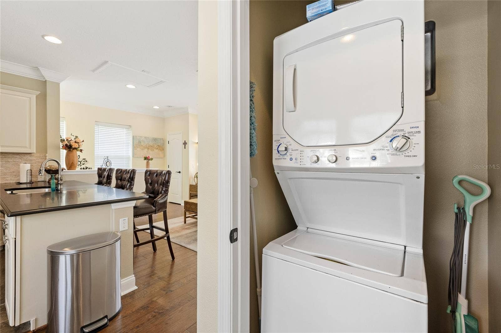 13817 ELIOT AVENUE, Orlando, FL 32827 Apartment Laundry