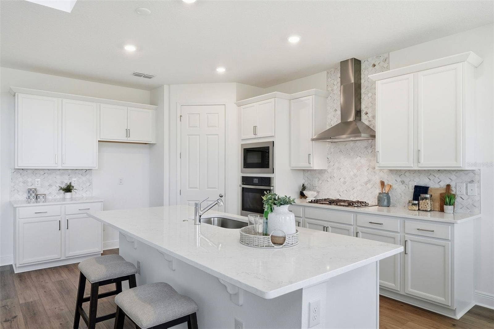 5860 SIERRA CROWN STREET, Mount Dora, FL 32757 5860 SIERRA CROWN STREET, Mount Dora, FL 32757