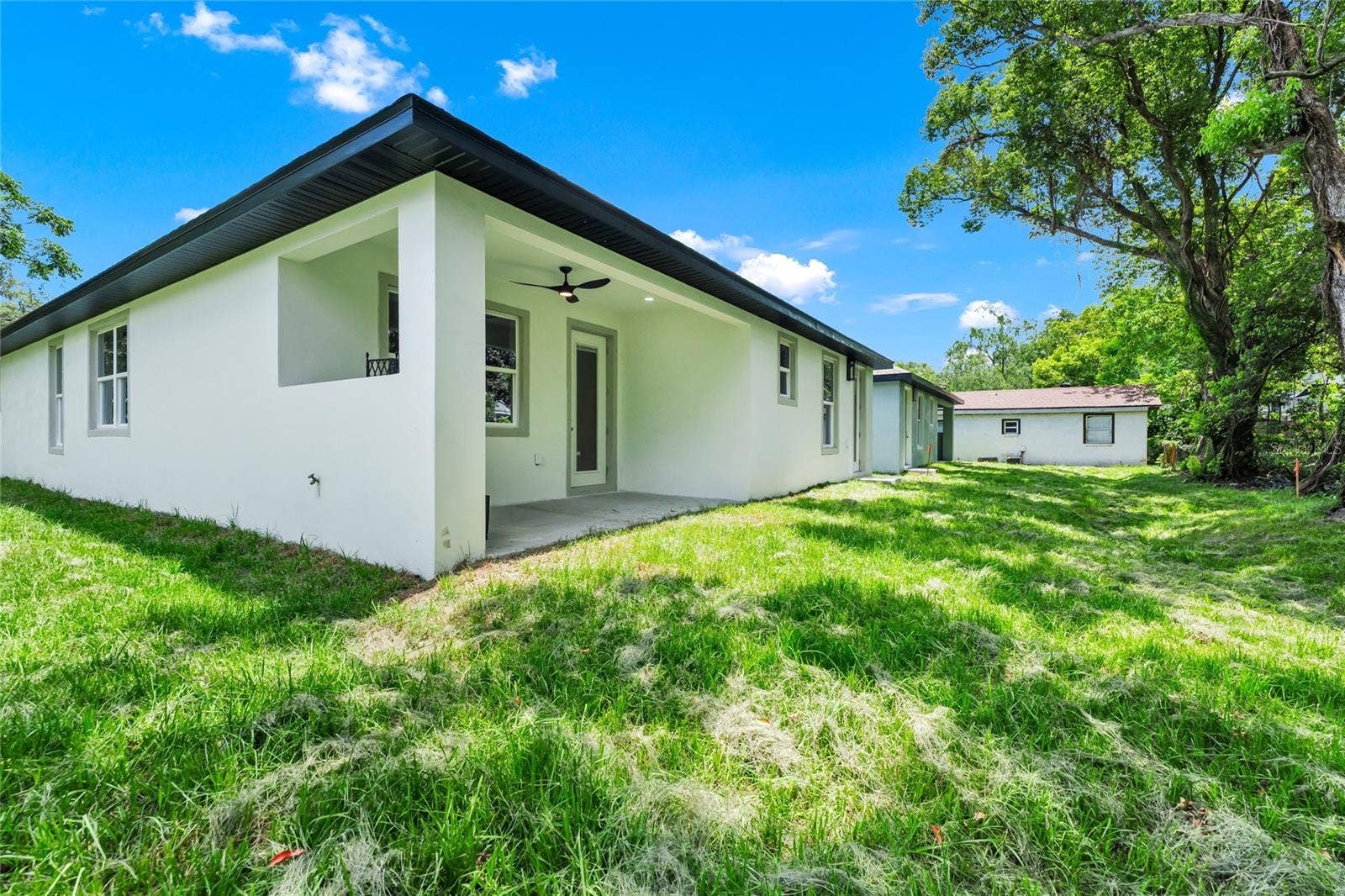 2034 E GRANT AVENUE, Orlando, FL 32806 2034 E GRANT AVENUE, Orlando, FL 32806