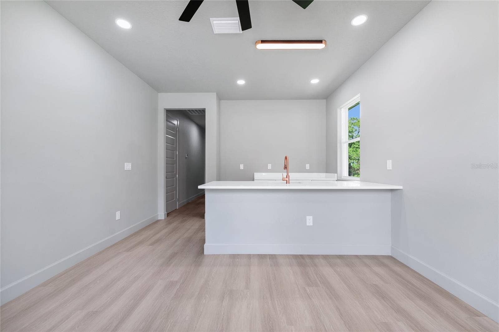 2034 E GRANT AVENUE, Orlando, FL 32806 2034 E GRANT AVENUE, Orlando, FL 32806
