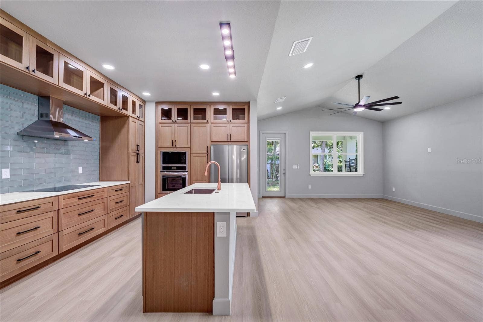 2034 E GRANT AVENUE, Orlando, FL 32806 2034 E GRANT AVENUE, Orlando, FL 32806