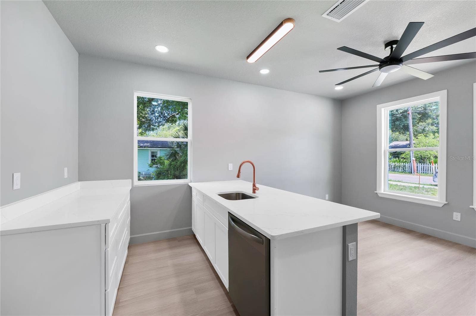 2034 E GRANT AVENUE, Orlando, FL 32806 2034 E GRANT AVENUE, Orlando, FL 32806