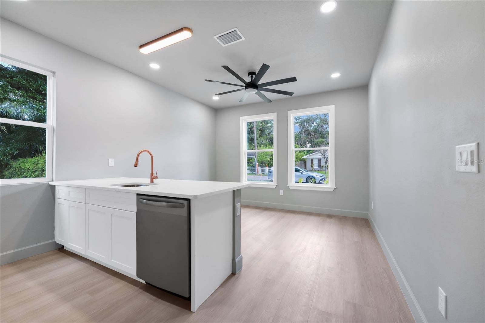 2034 E GRANT AVENUE, Orlando, FL 32806 2034 E GRANT AVENUE, Orlando, FL 32806