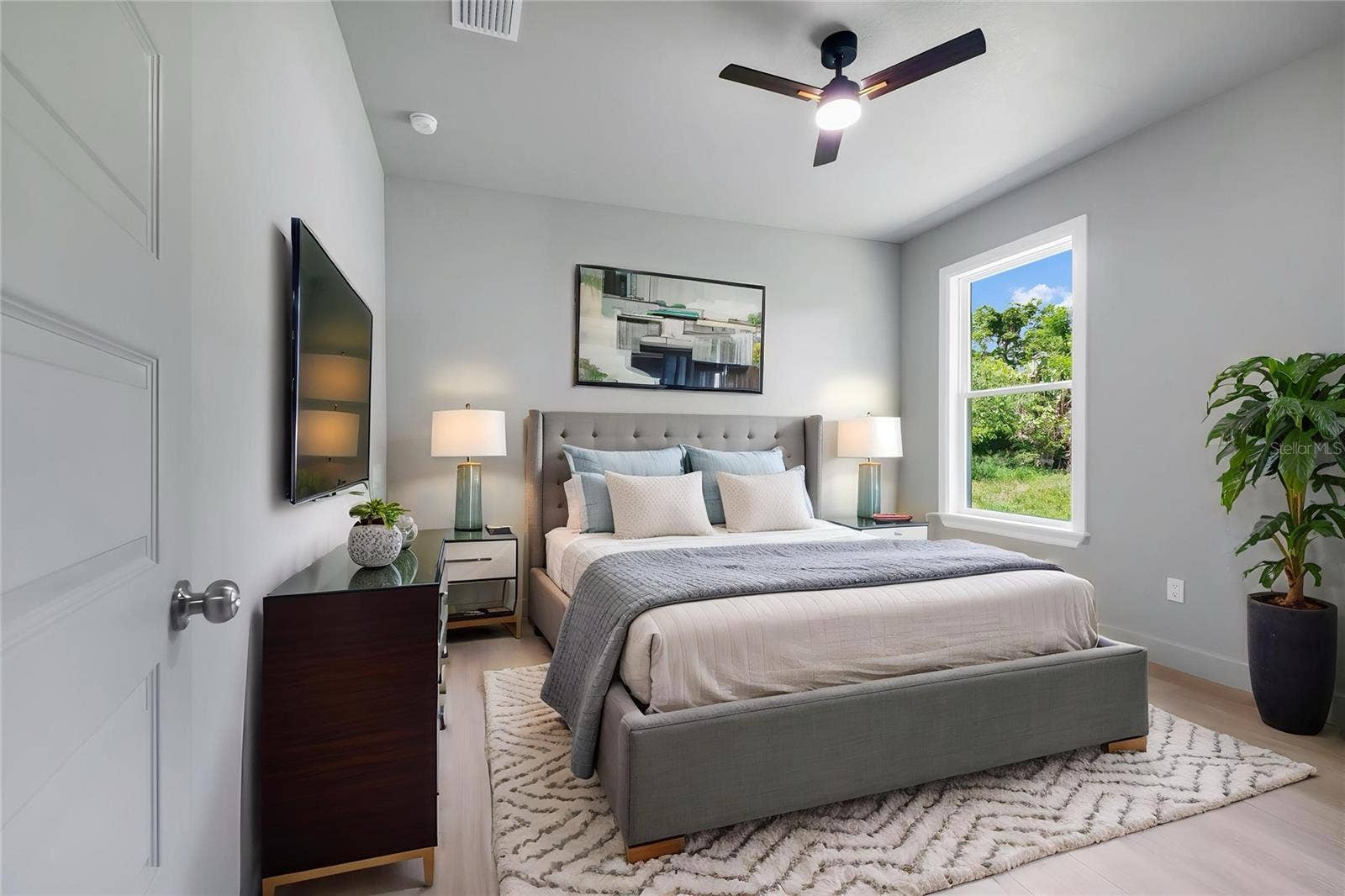 2034 E GRANT AVENUE, Orlando, FL 32806 2034 E GRANT AVENUE, Orlando, FL 32806