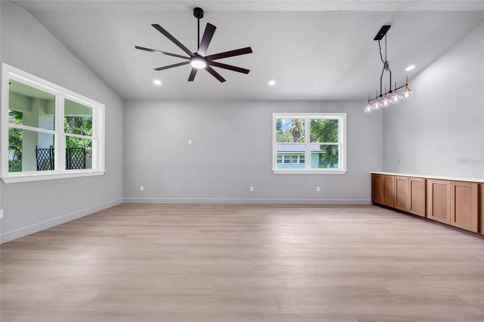 2034 E GRANT AVENUE, Orlando, FL 32806 2034 E GRANT AVENUE, Orlando, FL 32806