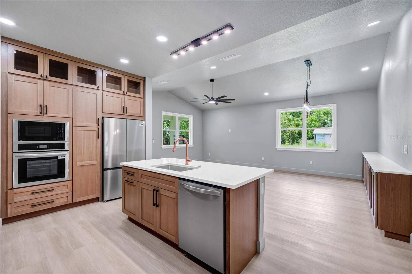 2034 E GRANT AVENUE, Orlando, FL 32806 2034 E GRANT AVENUE, Orlando, FL 32806