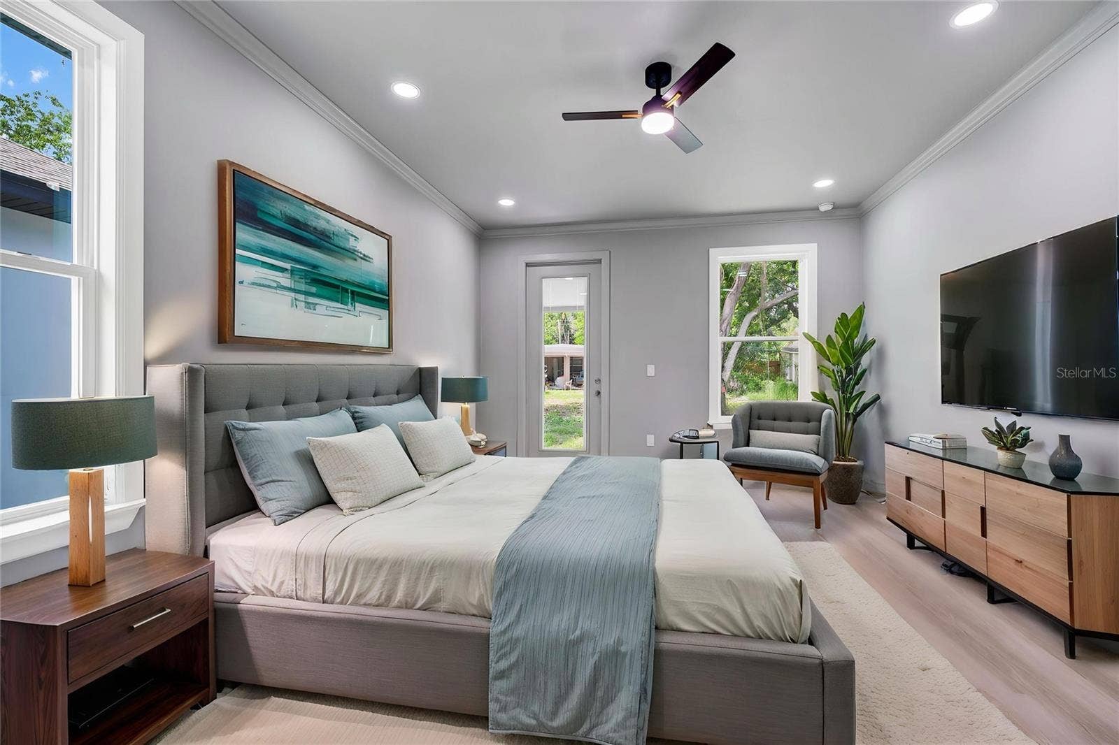 2034 E GRANT AVENUE, Orlando, FL 32806 2034 E GRANT AVENUE, Orlando, FL 32806
