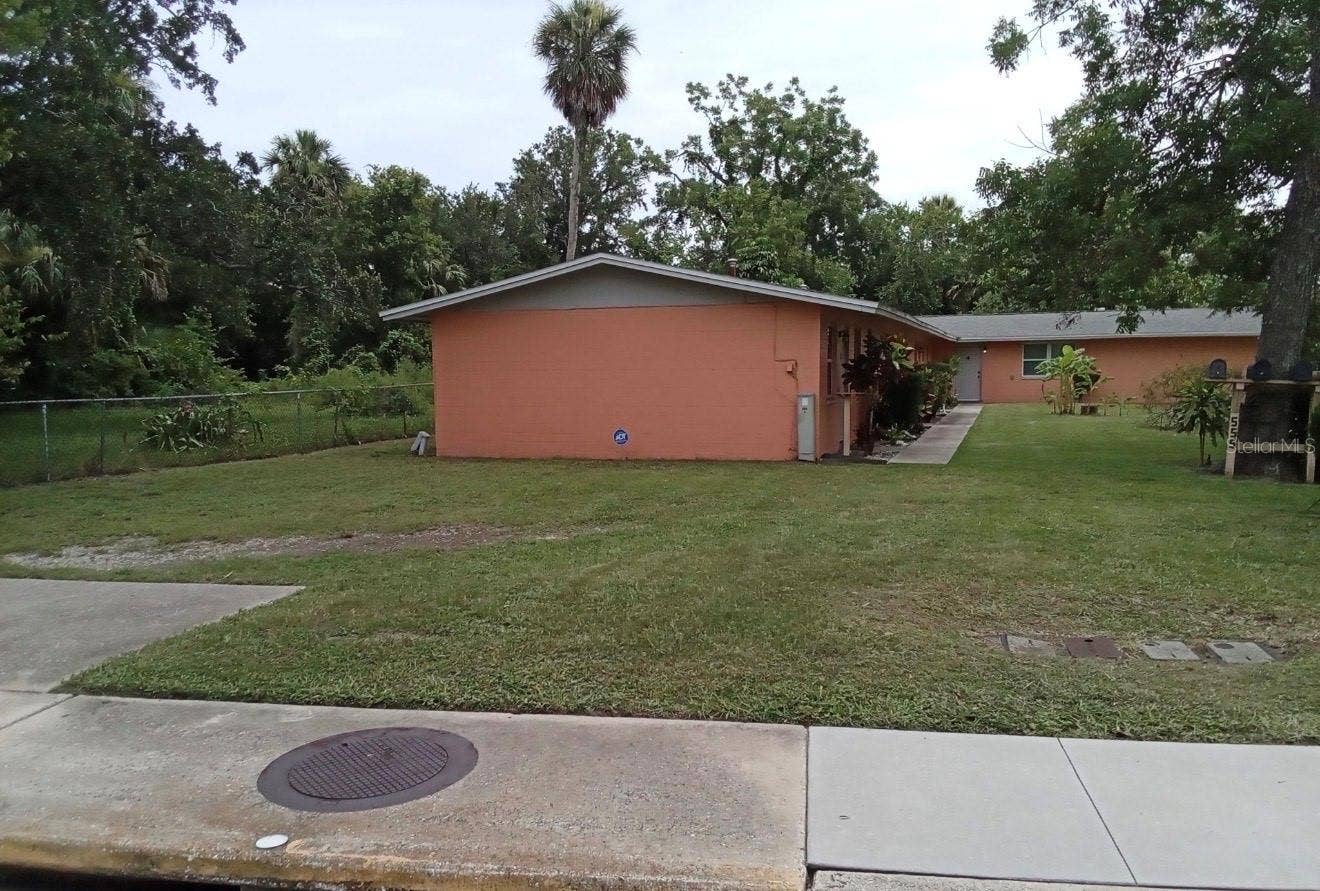 555 OAK STREET, Daytona Beach, FL 32114 555 OAK STREET, Daytona Beach, FL 32114
