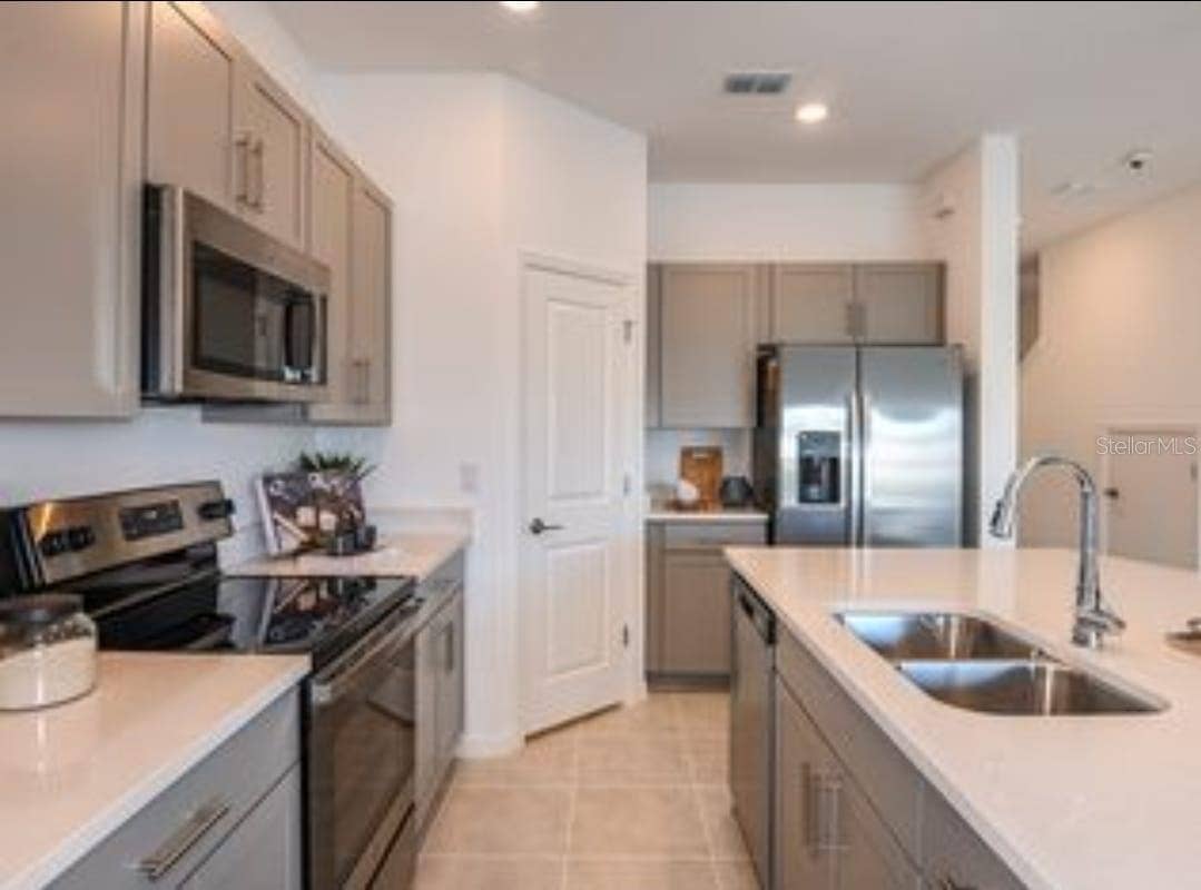 5924 WHETSTONE COURT, Palmetto, FL 34221 5924 WHETSTONE COURT, Palmetto, FL 34221