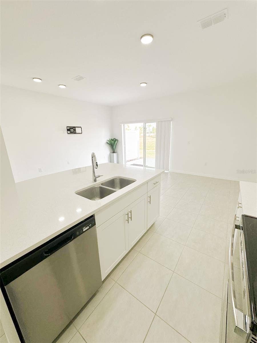 5924 WHETSTONE COURT, Palmetto, FL 34221 5924 WHETSTONE COURT, Palmetto, FL 34221