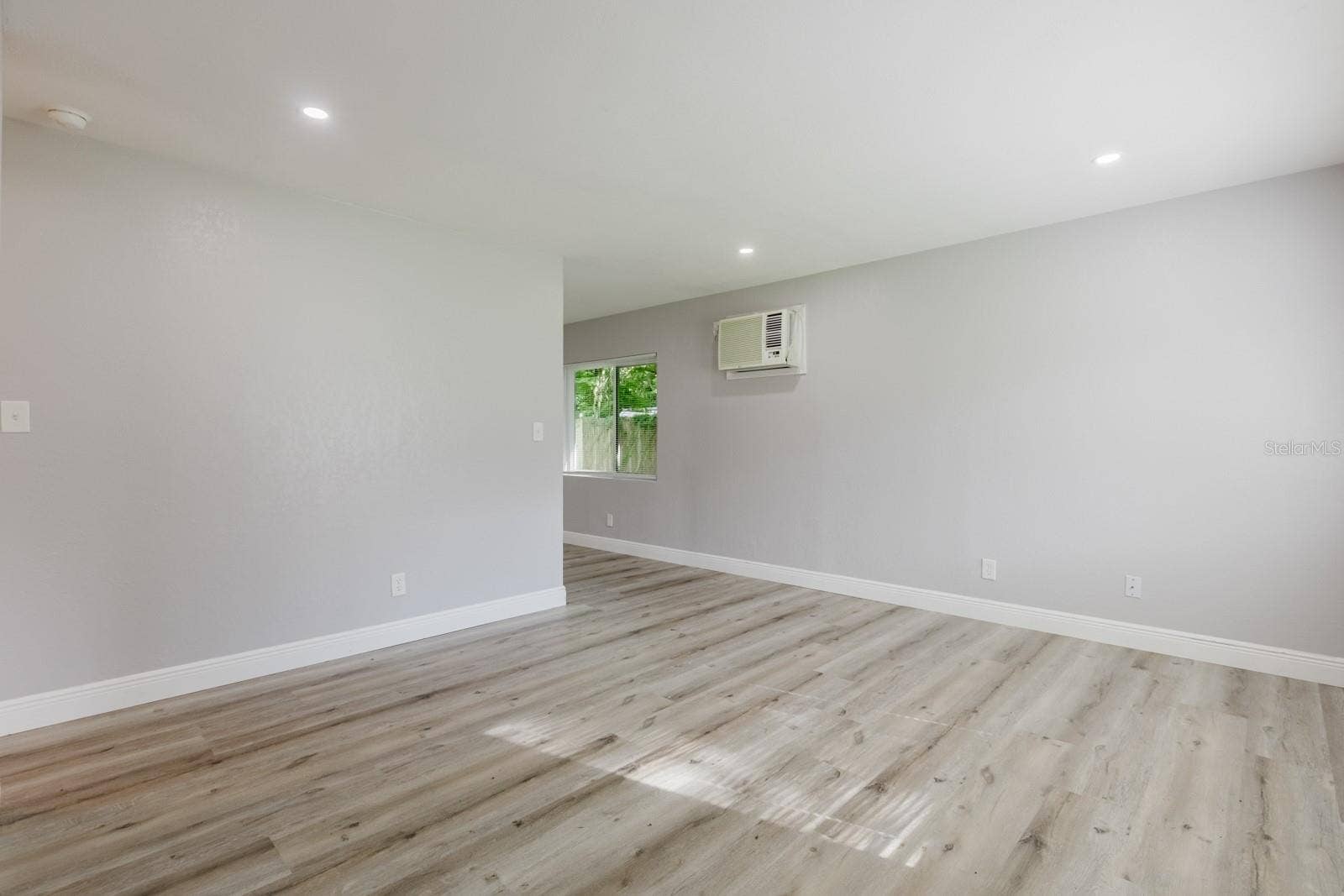 1135 NE 9TH AVENUE, Ocala, FL 34470