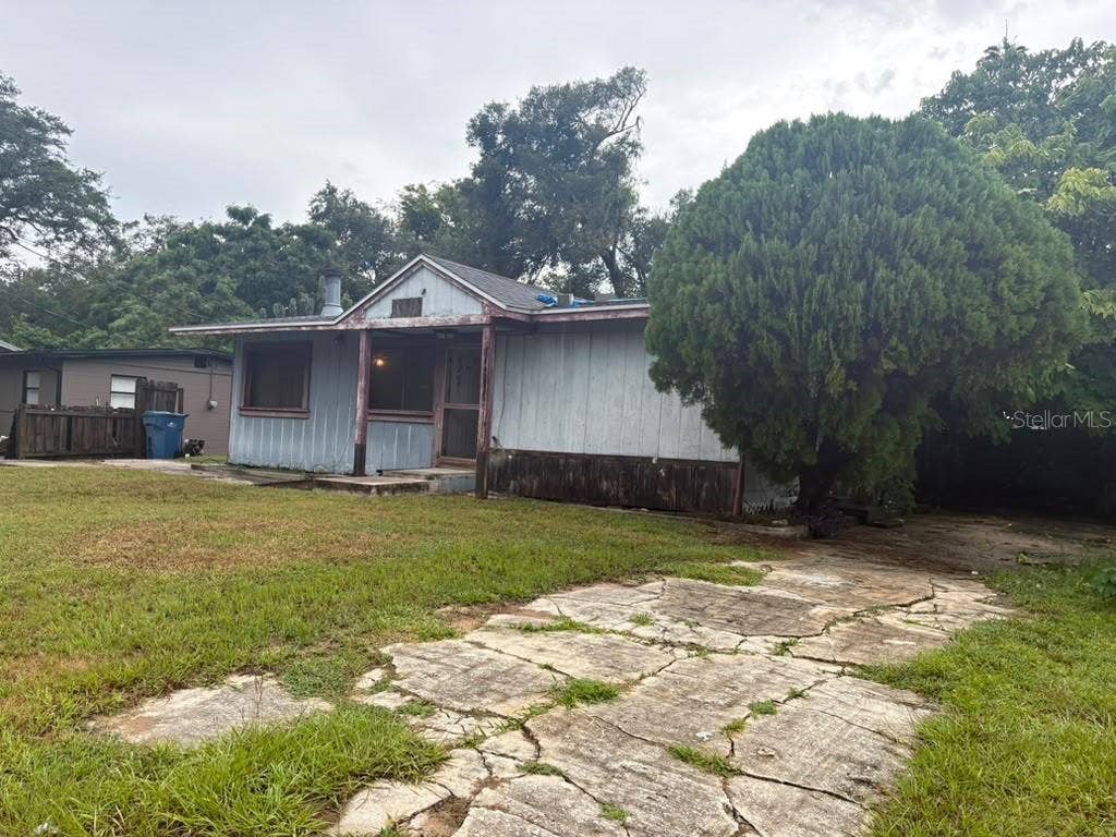 1212 10TH STREET, Daytona Beach, FL 32117