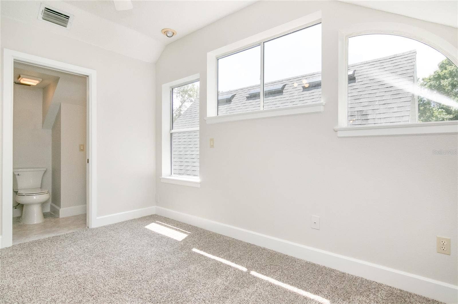 933 LAKE ELSIE DRIVE, Tavares, FL 32778 933 LAKE ELSIE DRIVE, Tavares, FL 32778