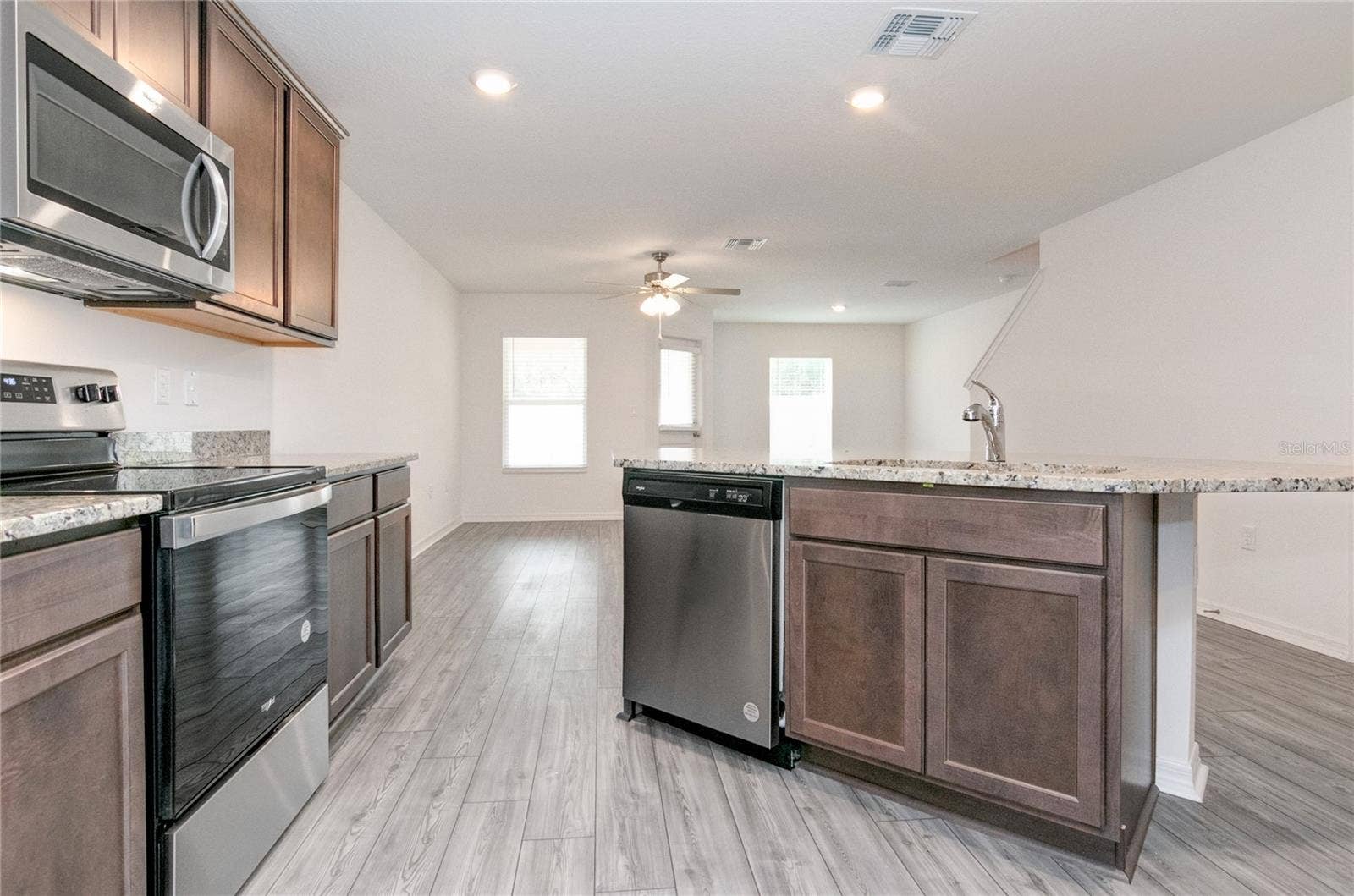 1589 WYNFORD CIRCLE, Tavares, FL 32778