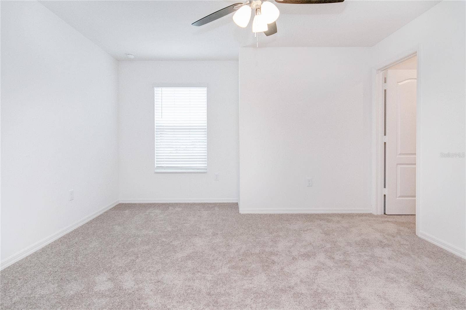 1589 WYNFORD CIRCLE, Tavares, FL 32778