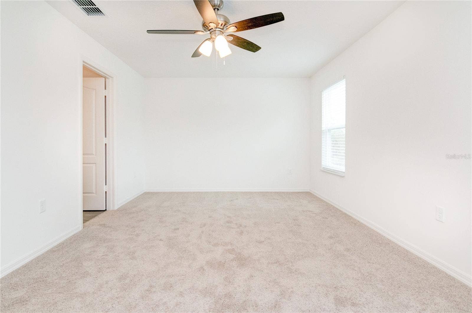 1589 WYNFORD CIRCLE, Tavares, FL 32778