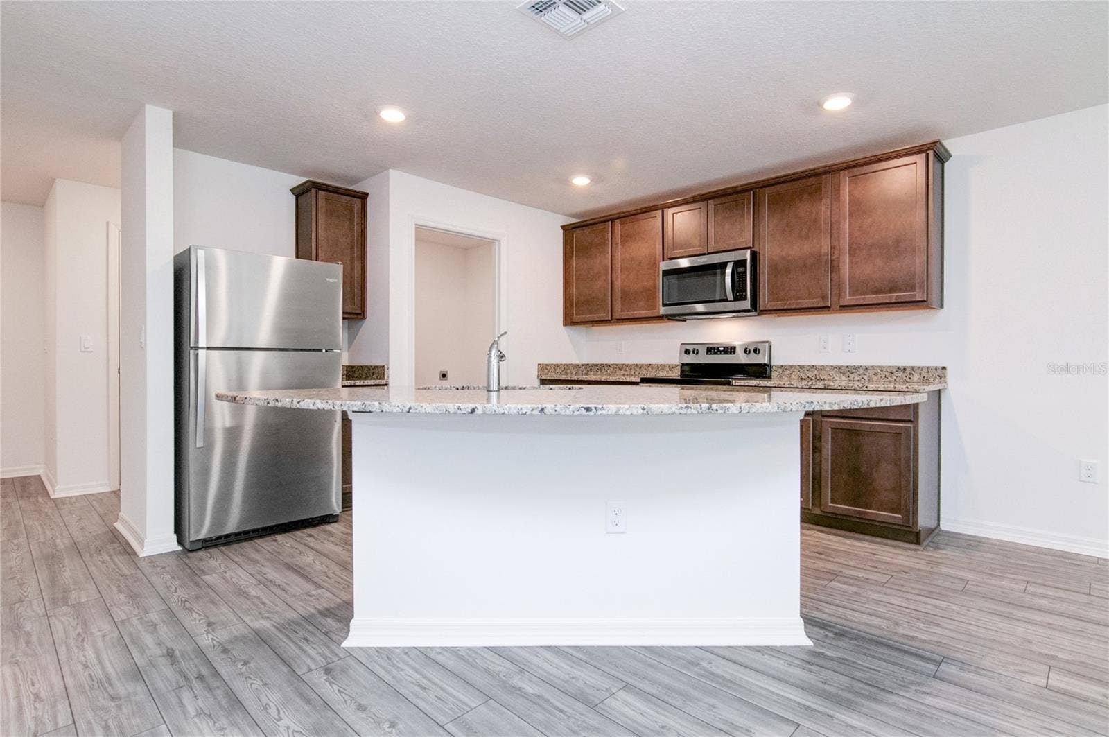 1589 WYNFORD CIRCLE, Tavares, FL 32778