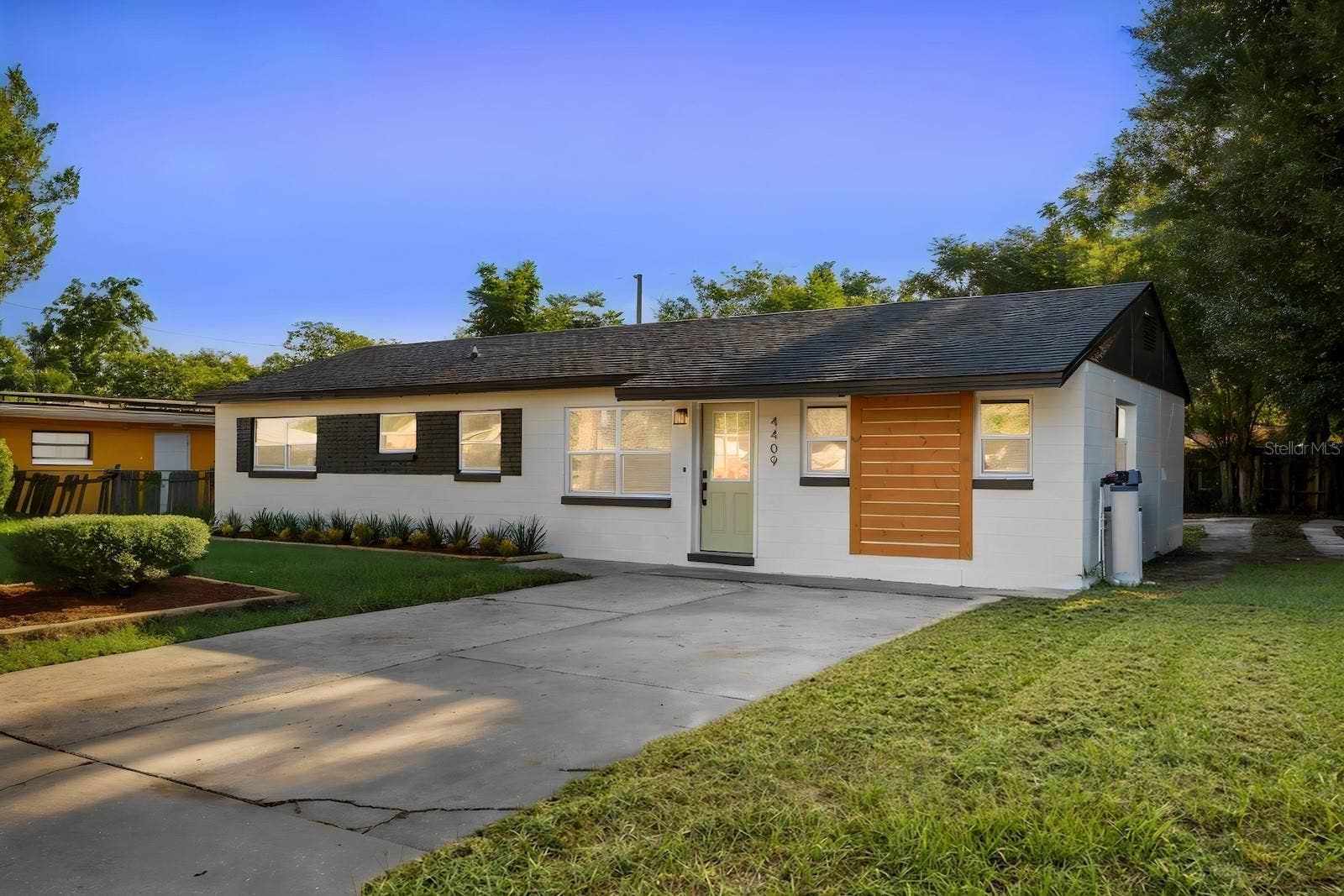 4409 DEBORD AVENUE, Orlando, FL 32808 4409 DEBORD AVENUE, Orlando, FL 32808