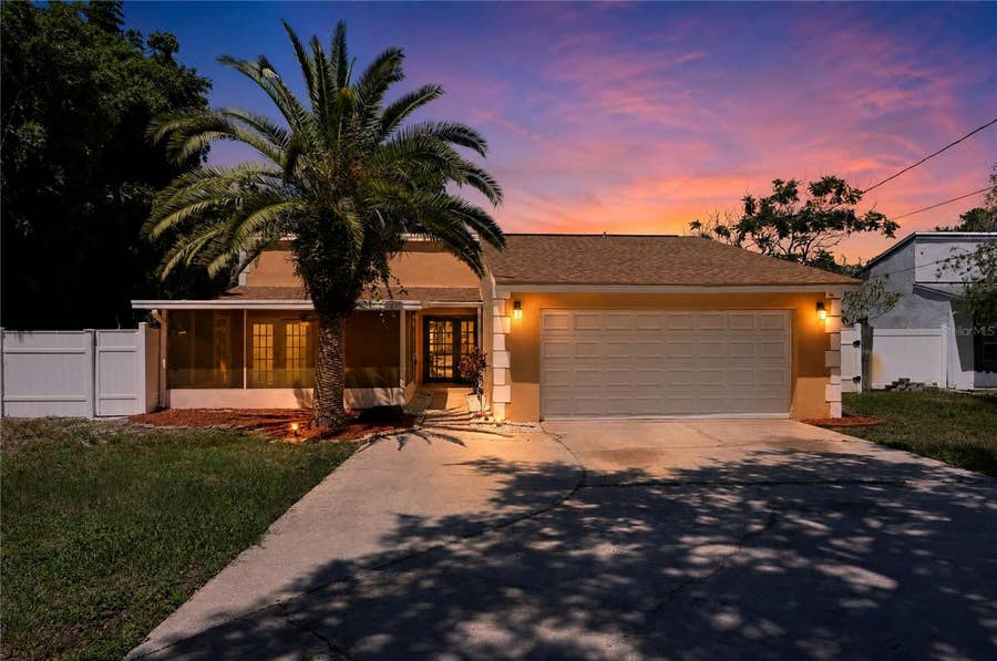 Property photo for 915 SEMINOLE BOULEVARD, Tarpon Springs, FL