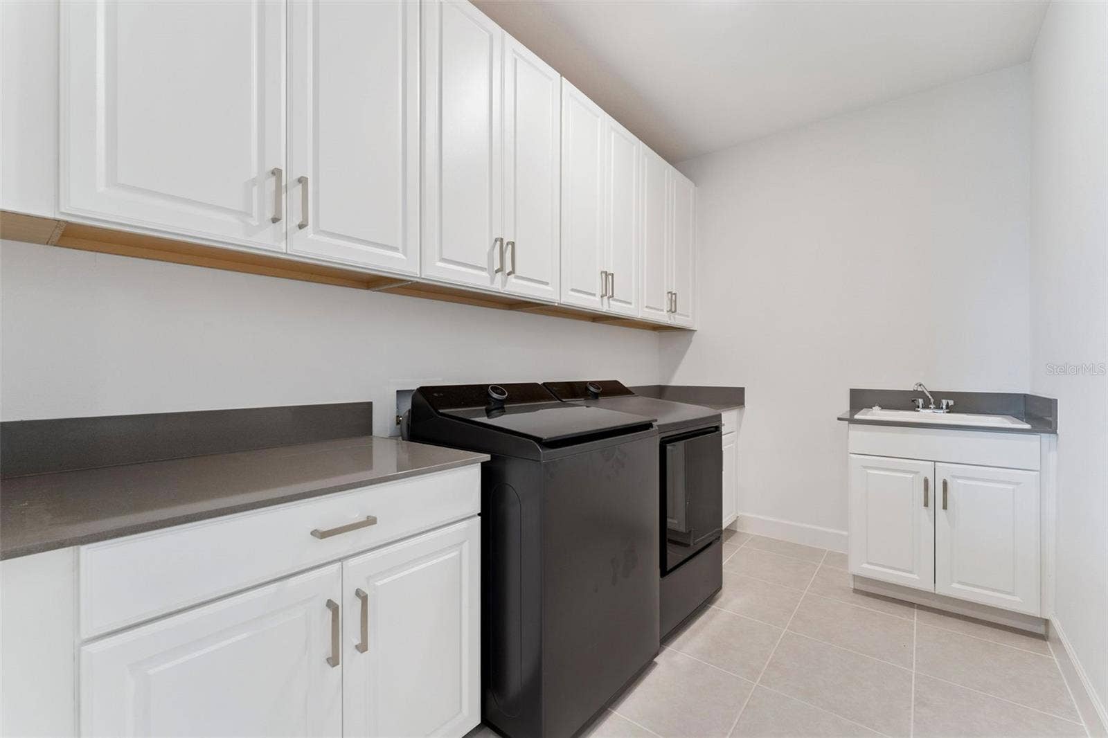 2612 RAVENCLIFFE TERRACE, Oviedo, FL 32765 Upstairs Laundry