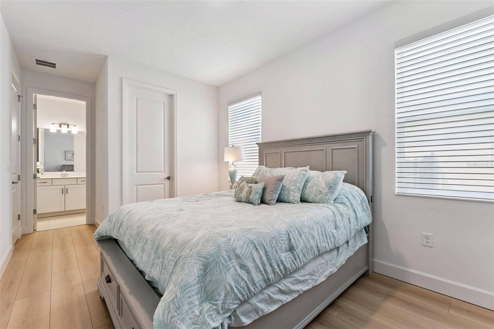2612 RAVENCLIFFE TERRACE, Oviedo, FL 32765 Downstairs Guest Suite