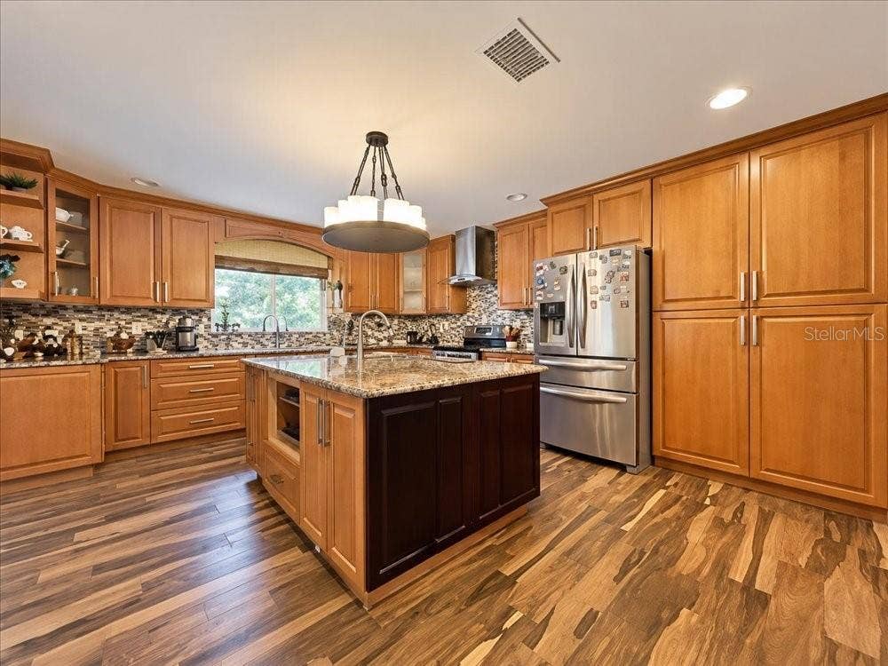 3900 REAVES ROAD, Kissimmee, FL 34746 Kitchen