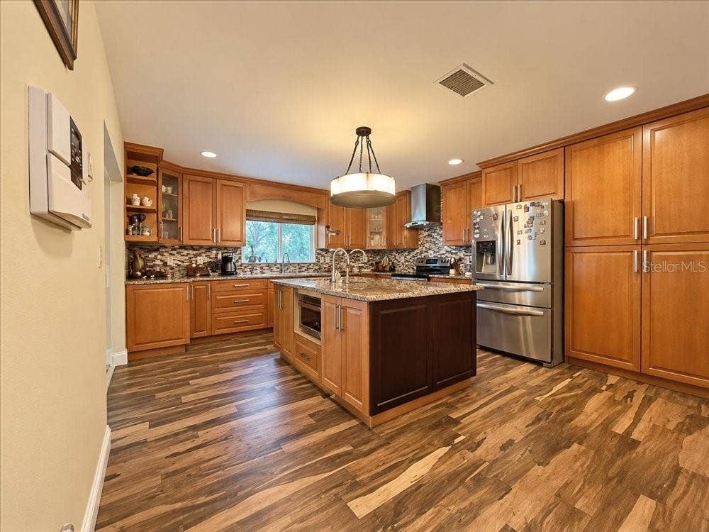 3900 REAVES ROAD, Kissimmee, FL 34746 Kitchen