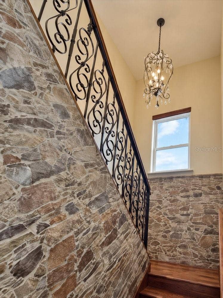 3900 REAVES ROAD, Kissimmee, FL 34746 Staircase