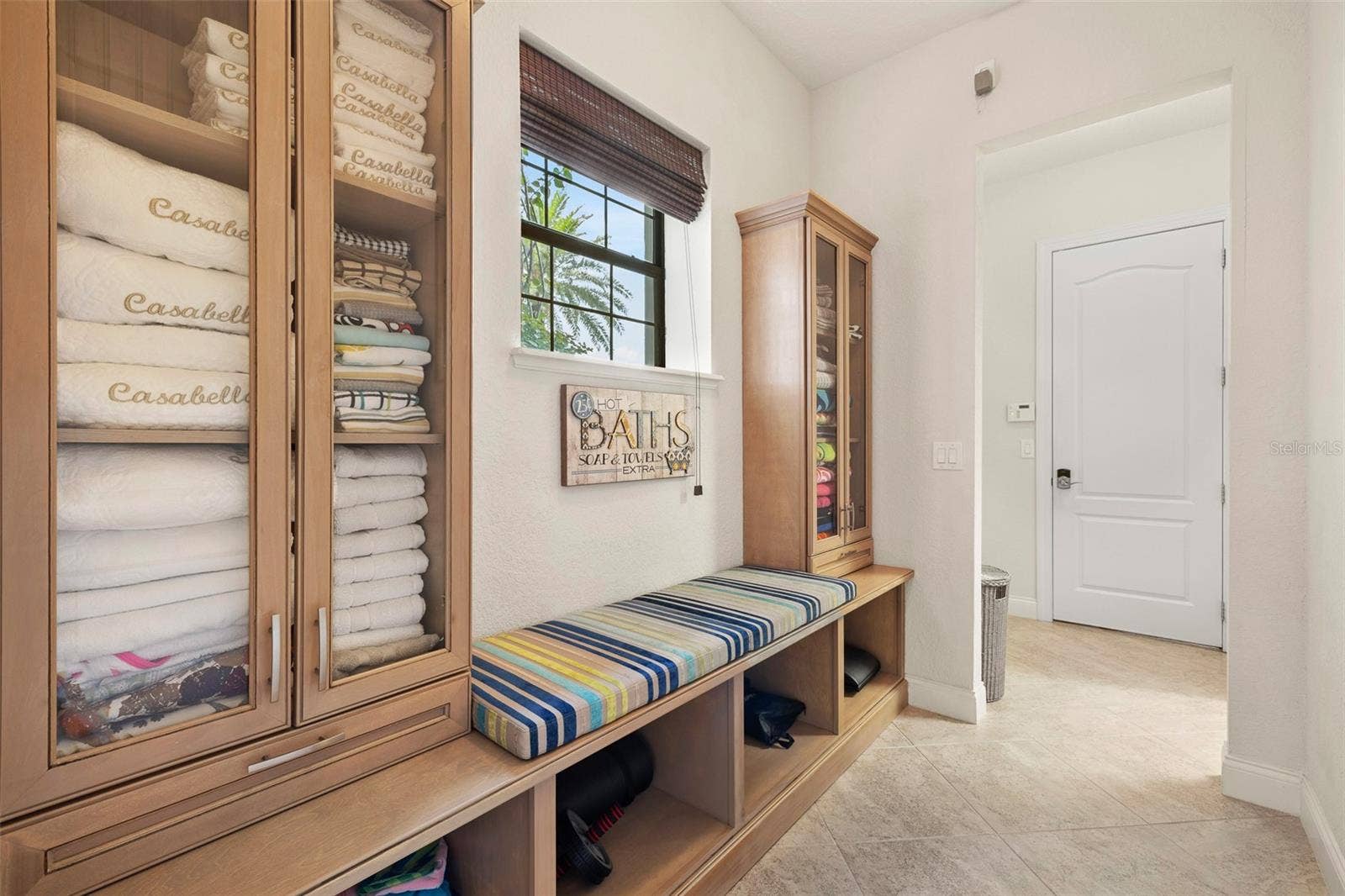 4243 ISABELLA CIRCLE, Windermere, FL 34786 4243 ISABELLA CIRCLE, Windermere, FL 34786
