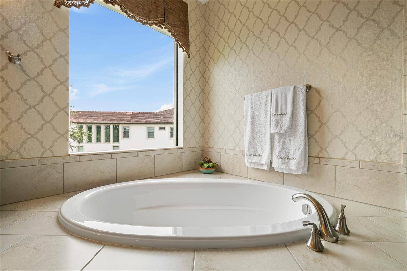 4243 ISABELLA CIRCLE, Windermere, FL 34786 4243 ISABELLA CIRCLE, Windermere, FL 34786