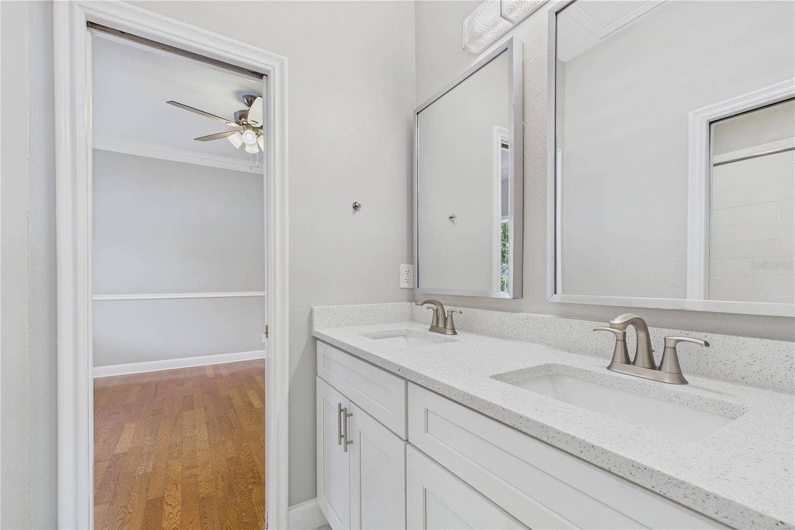 9102 S BAY DRIVE, Orlando, FL 32819 Jack and Jill Bathroom