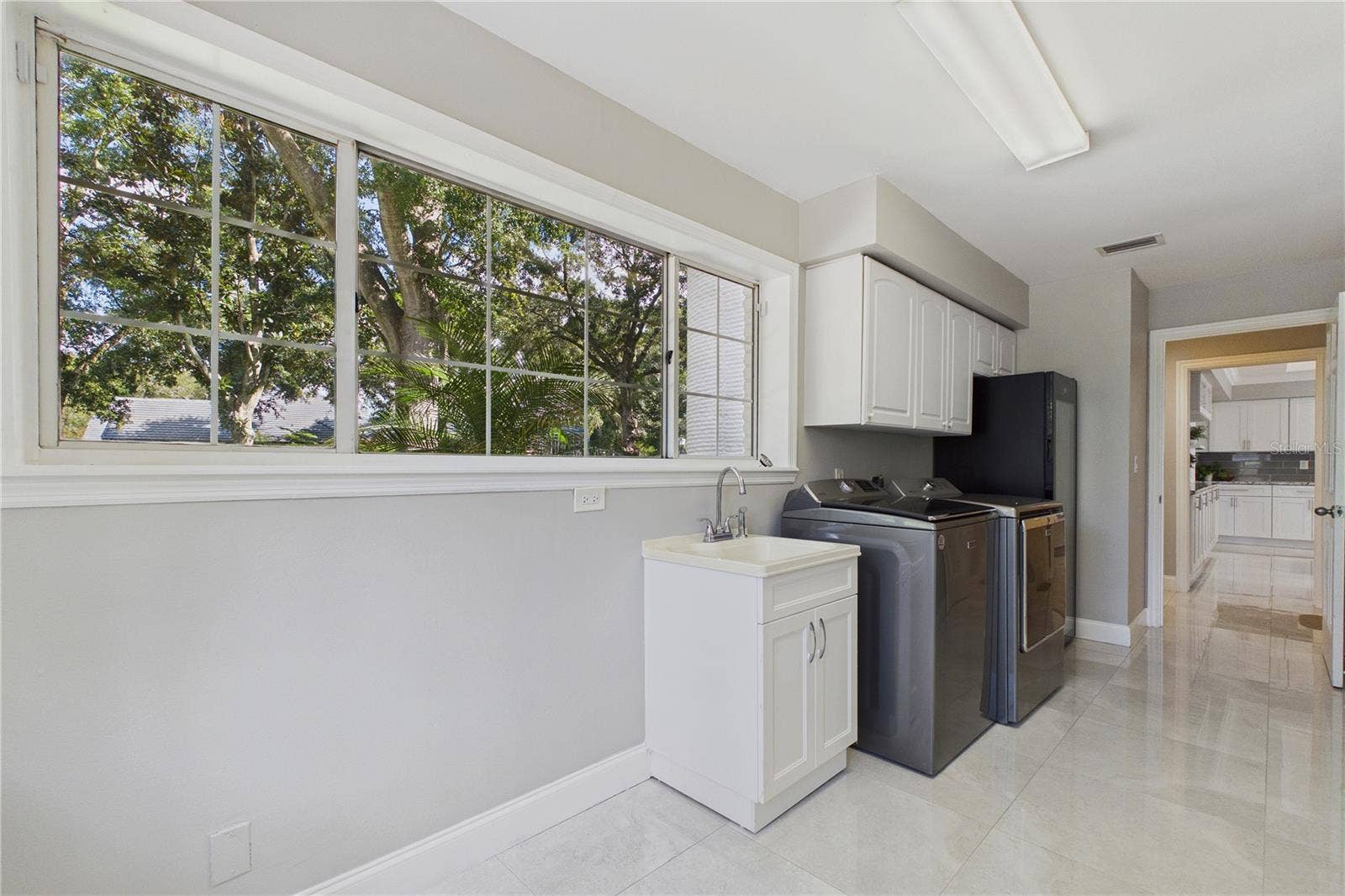 9102 S BAY DRIVE, Orlando, FL 32819 Laundry Room