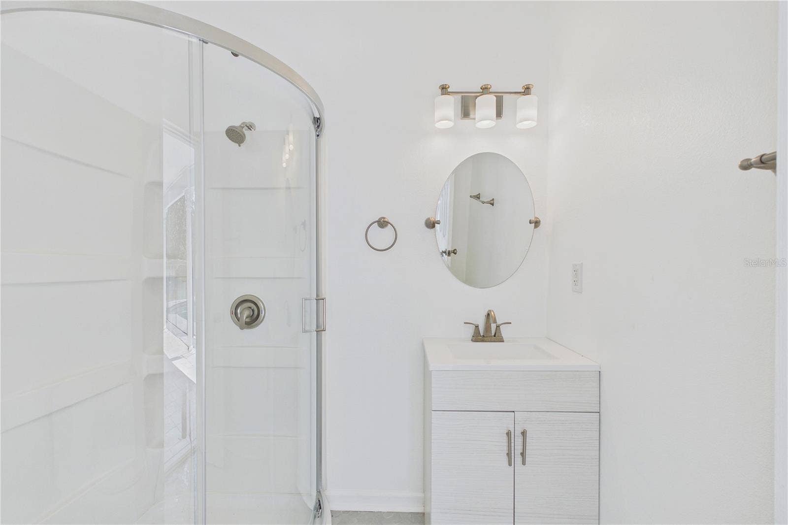 9102 S BAY DRIVE, Orlando, FL 32819 Pool Bathroom